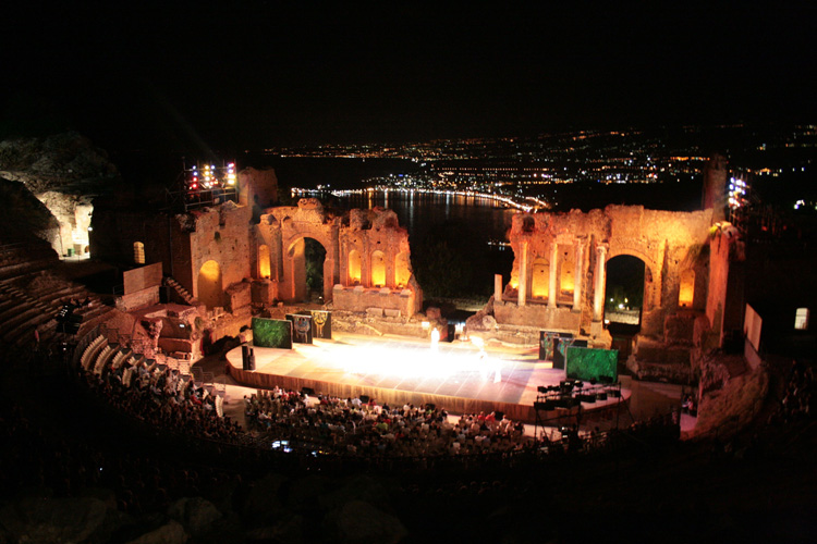 Espectáculos en el teatro griego de Taormina