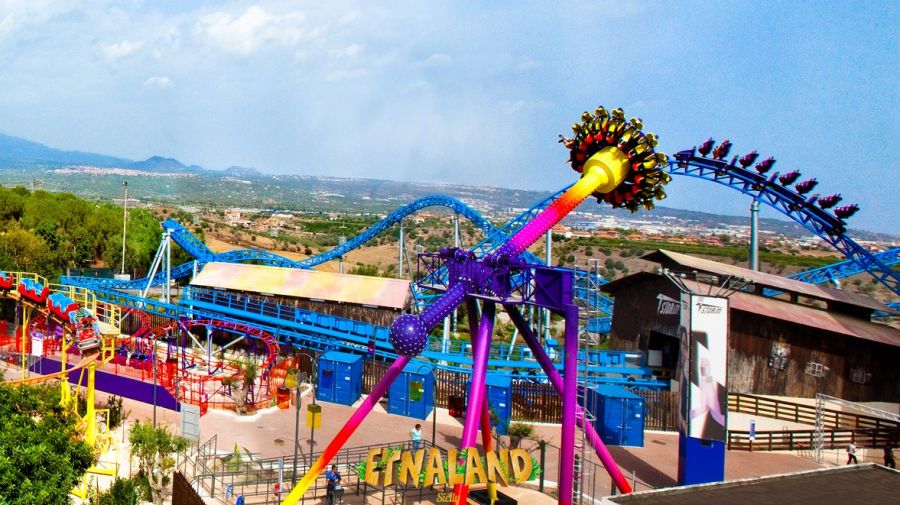 Parque de atracciones Etnaland