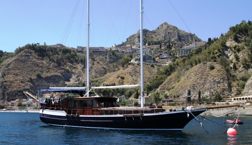 Alquiler de Velero Taormina