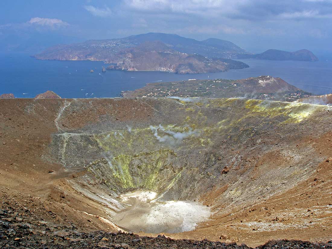 Cráter de la isla de Vulcano