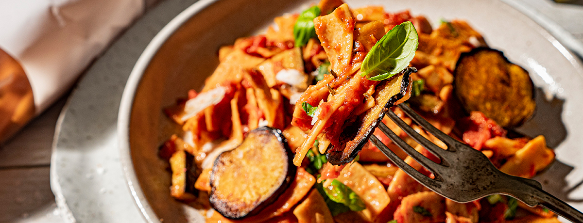 Receta de la Pasta alla norma. Obra maestra de la gastronomía de Sicilia